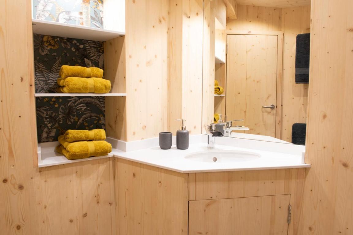 Apartment Craigmaddie Muir Roundhouse With Hot Tub Romantic, Luxury, Rural For 2 Near Milngavie