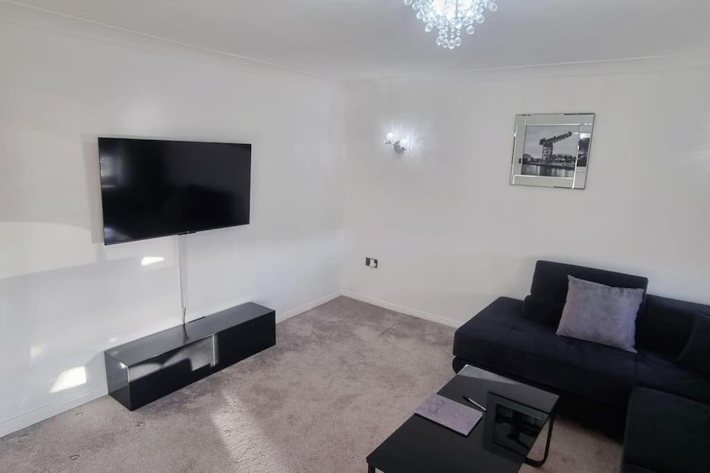 Holiday home Lovely 3 Bed In With Free Parking