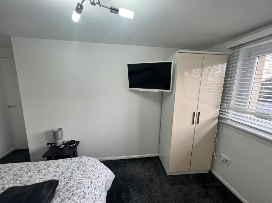 Holiday home Lovely 3 Bed In With Free Parking Glasgow
