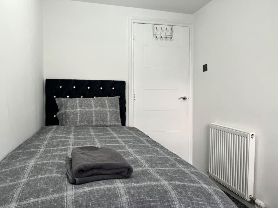 Lovely 3 Bed In With Free Parking Glasgow
