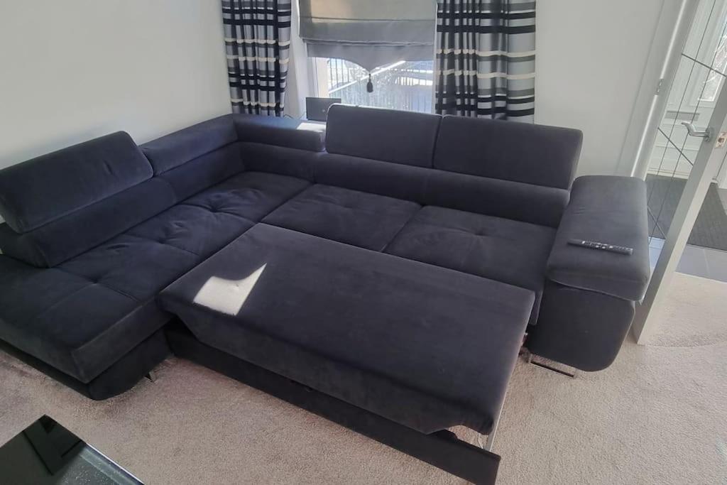 Holiday home Lovely 3 Bed In With Free Parking Glasgow