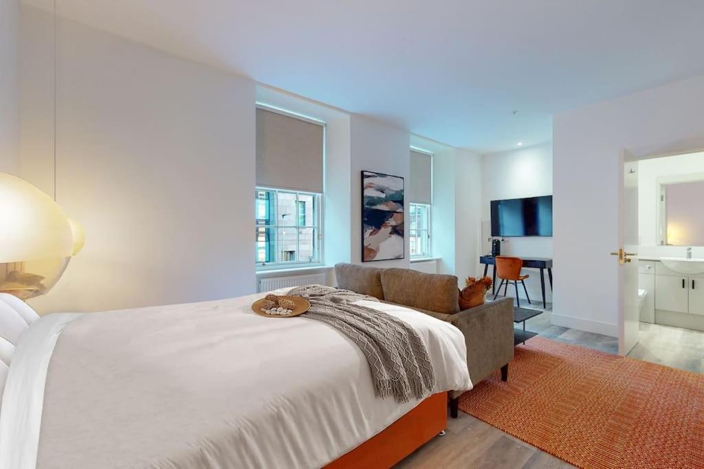 20 Bath Street Studio 1 Apartment
