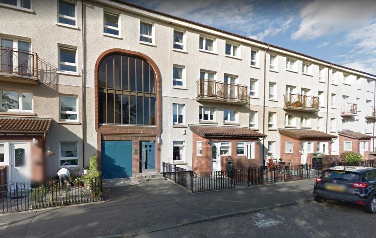 Lovely 3 Bed In With Free Parking * Glasgow