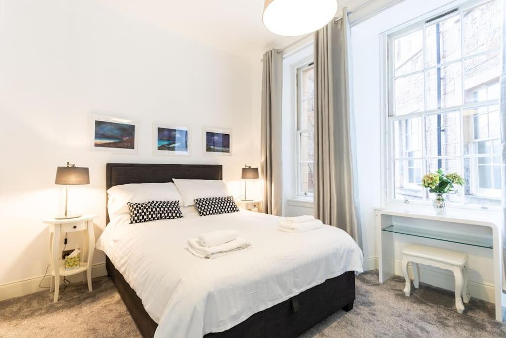 Apartment West End 5 Min Walk To Secc And Hydro *