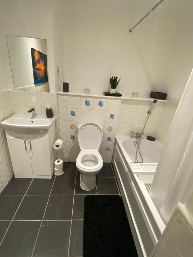 Modern 2-bed In Secc/hydro Glasgow