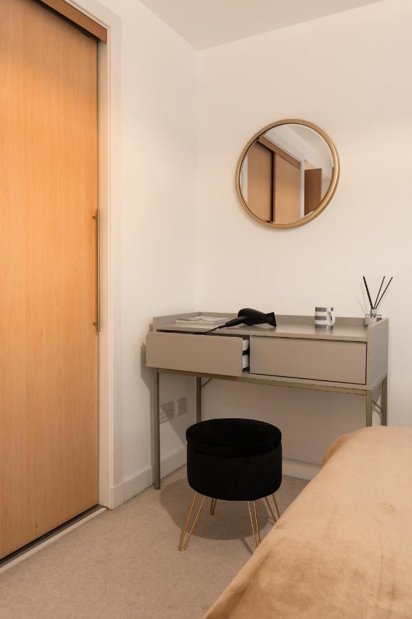 Apartment West End Escape - Prime Location *