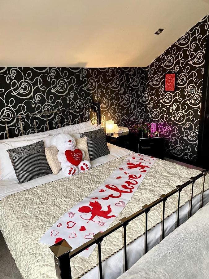 Homestay Finn Village - Loch Lomond With An Indoor Jacuzzi Whirlpool Bathtub *