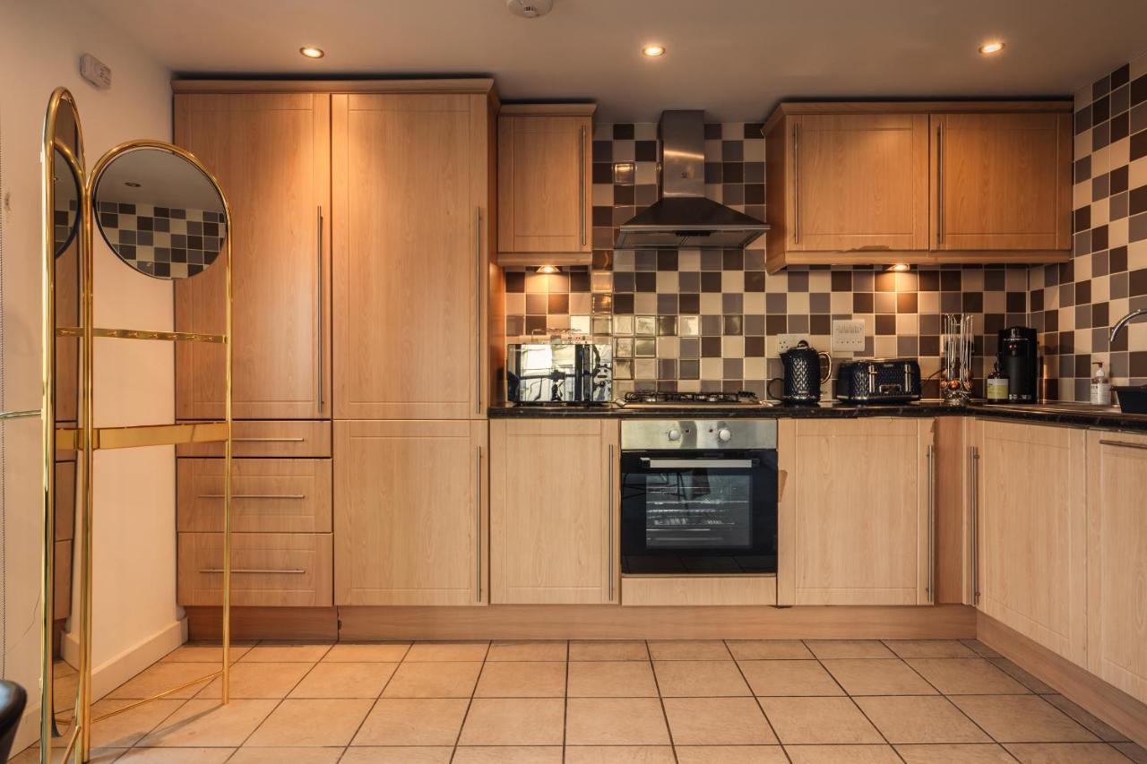 View - A Stunning 2 Bed Apartment *