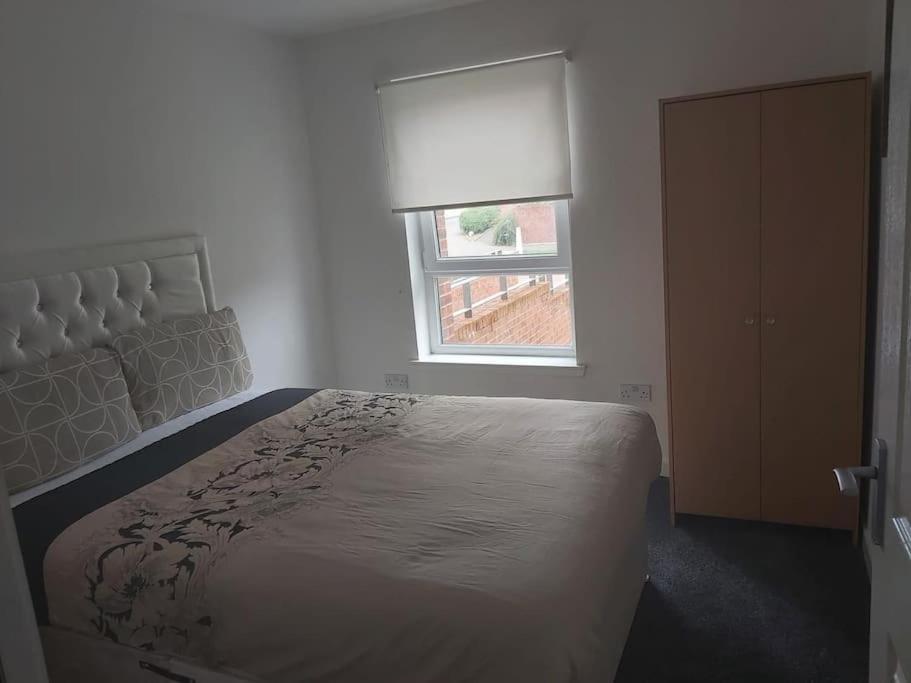 Apartment City, Celtic Park & Emirates Stadium Apartment, For Families Or Age Over 23 *