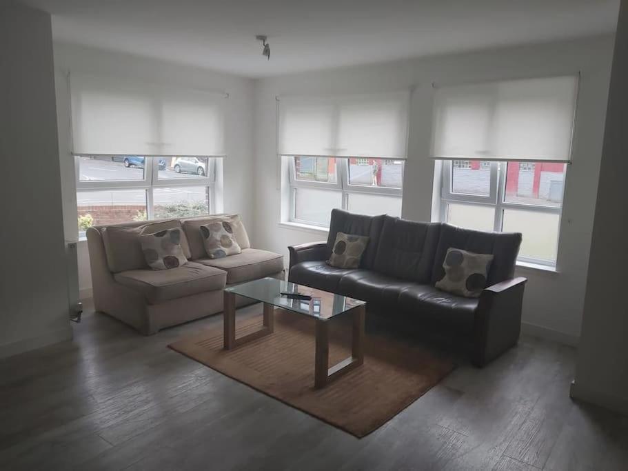 Apartment City, Celtic Park & Emirates Stadium Apartment, For Families Or Age Over 23