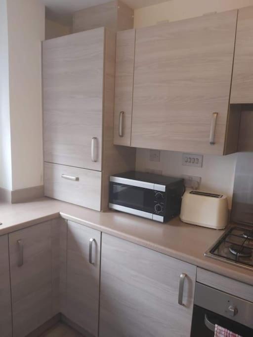 City, Celtic Park & Emirates Stadium Apartment, For Families Or Age Over 23 Apartment Glasgow
