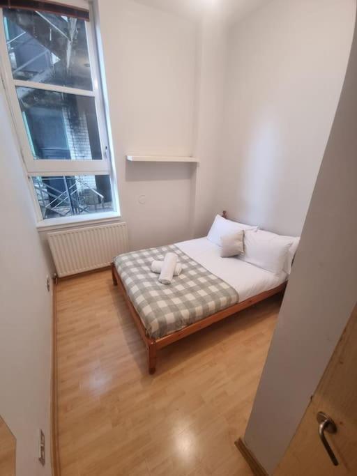 65 Renfield St 2 Bed * Glasgow
