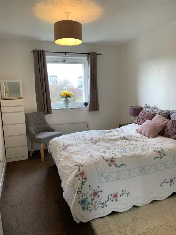 Sunny Green Free Parking Flat Apartment *
