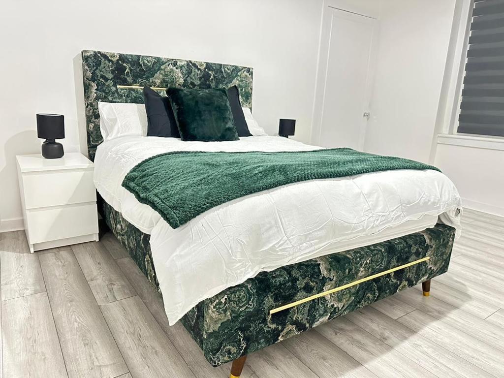 Newly Renovated Lux 2 Bed Glasgow