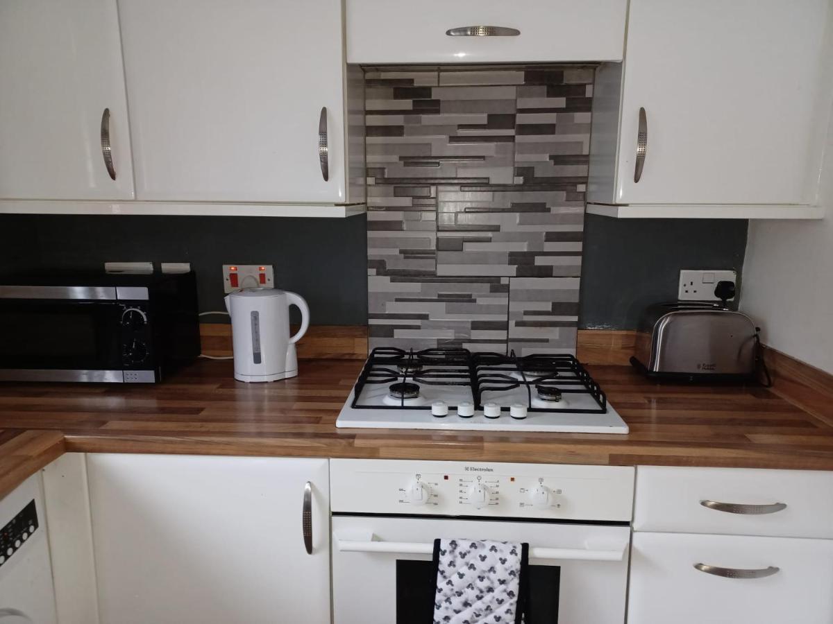 Bellway Commonwealth Apartment, Only Ages Over 23