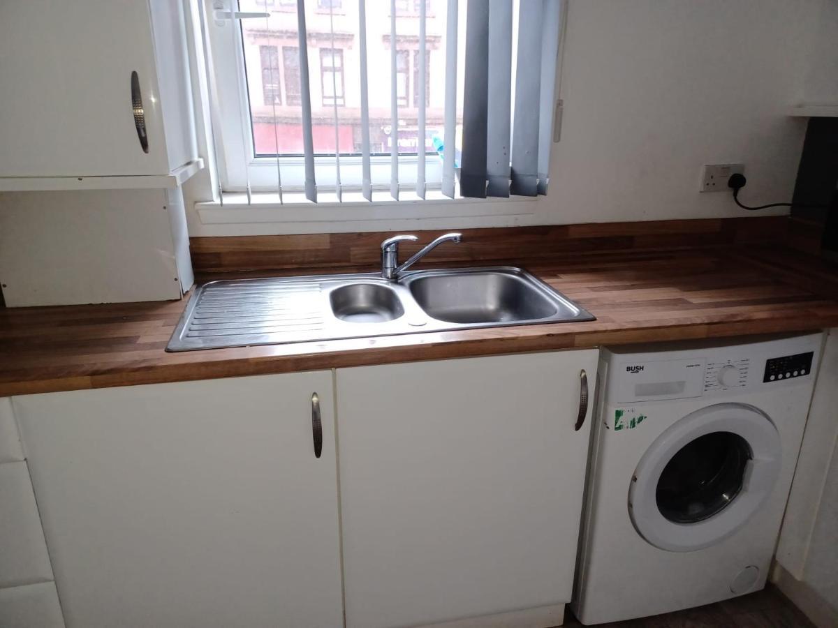 Bellway Commonwealth Apartment, Only Ages Over 23 Glasgow