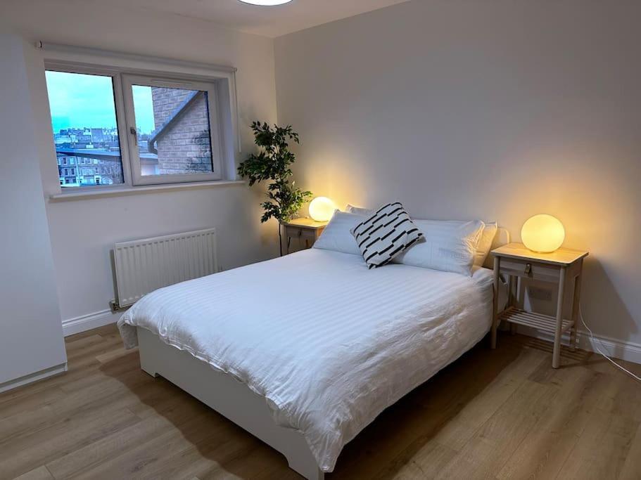 3 Bedroom/3 Bathroom Large Flat Near Ovo Hydro Apartment Glasgow