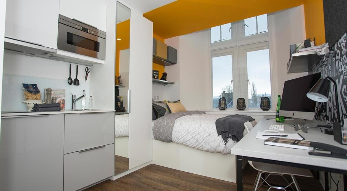 Modern Living At Riverside In The Heart Of Apartment *