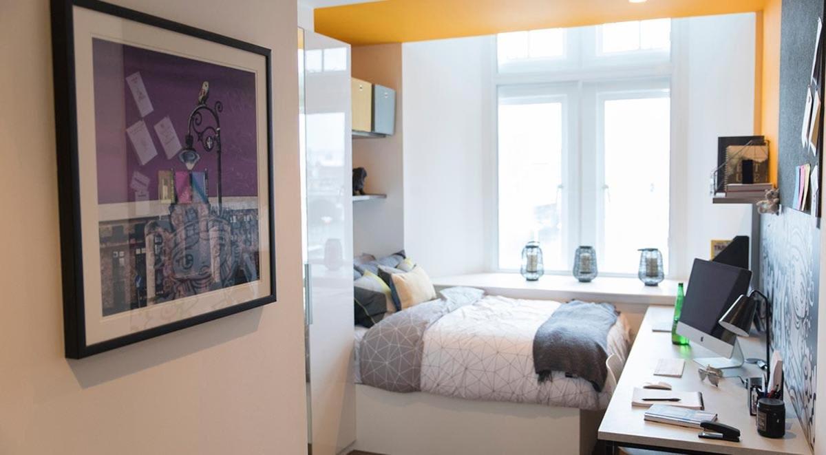 Modern Living At Riverside In The Heart Of *