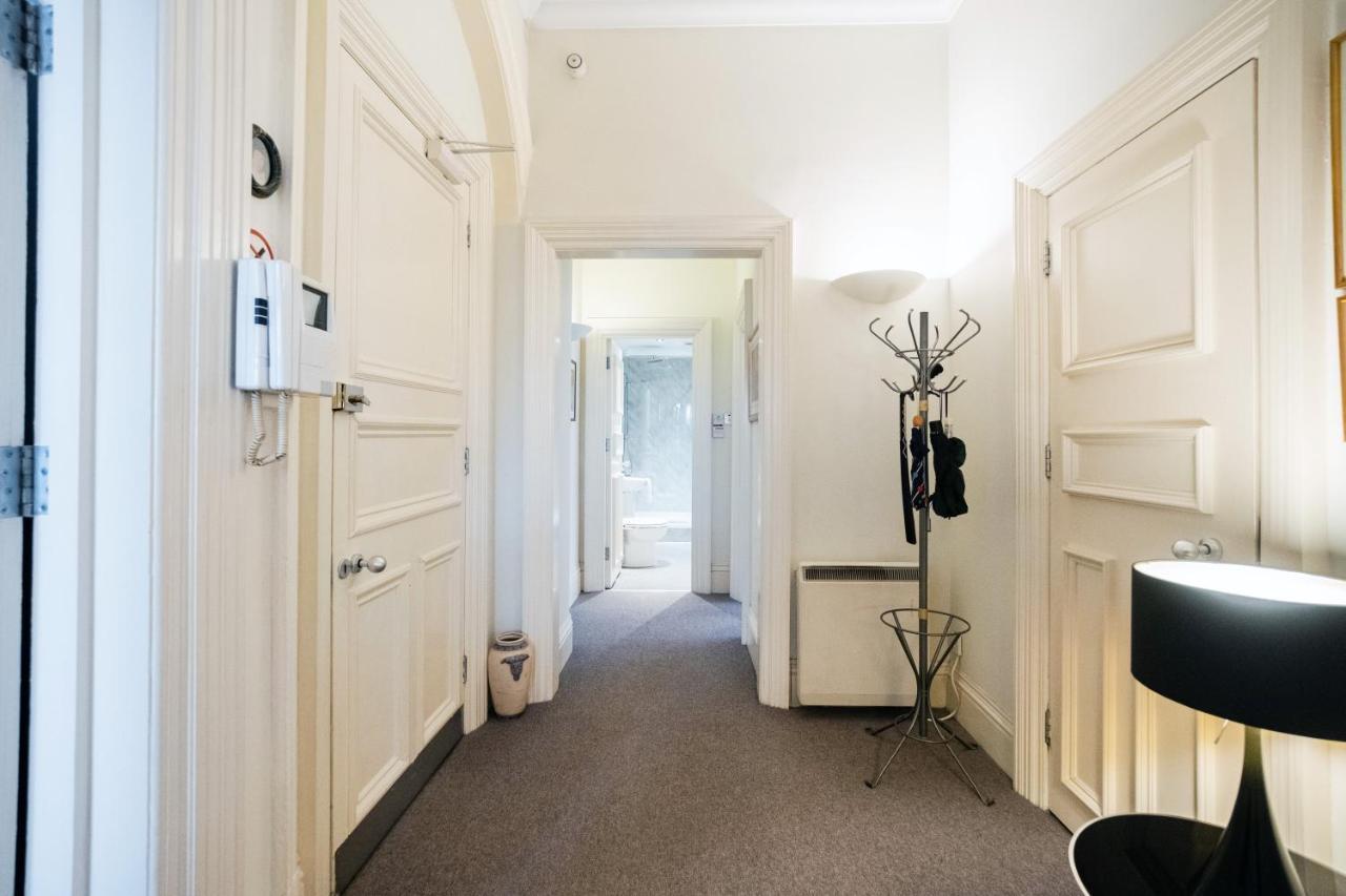 West George Street Apartment