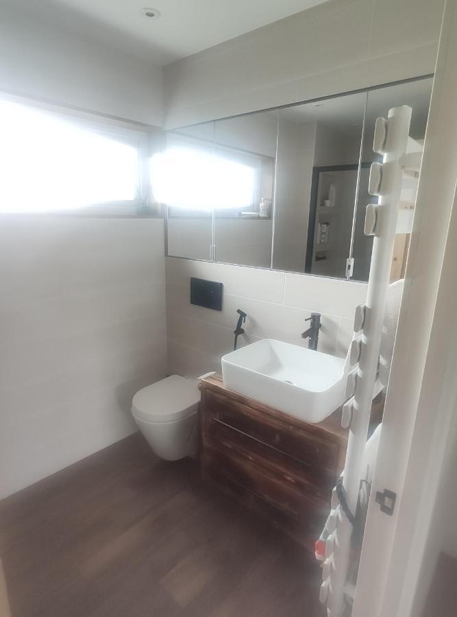 Single Bedroom In Quiet Neighbourhood Homestay Glasgow
