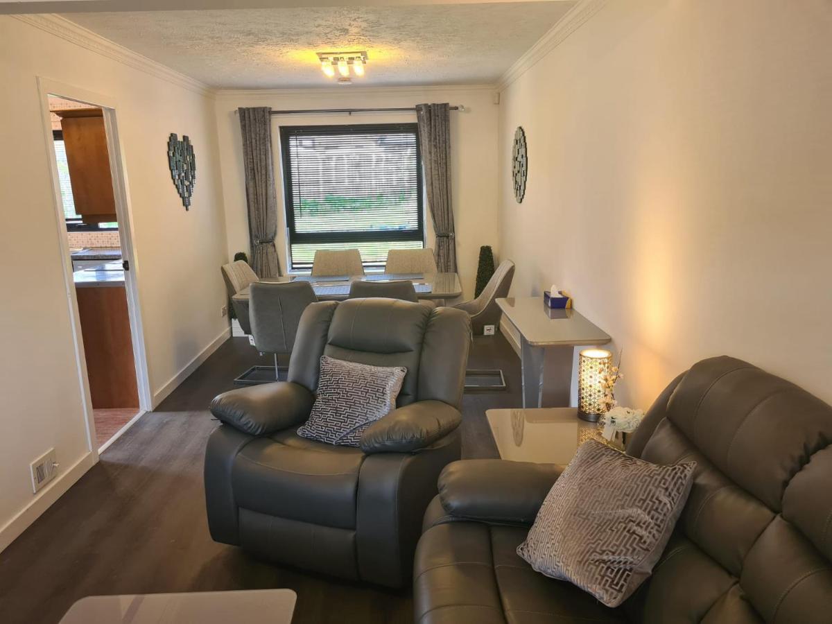 Travel Host 3 Bedroom House With Free Parking Villa *