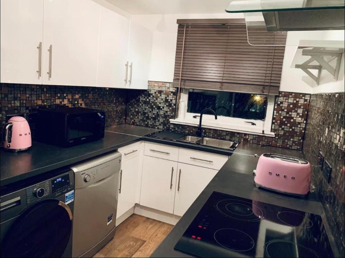 Apartment City Centre Flat With River Views And Parking Glasgow