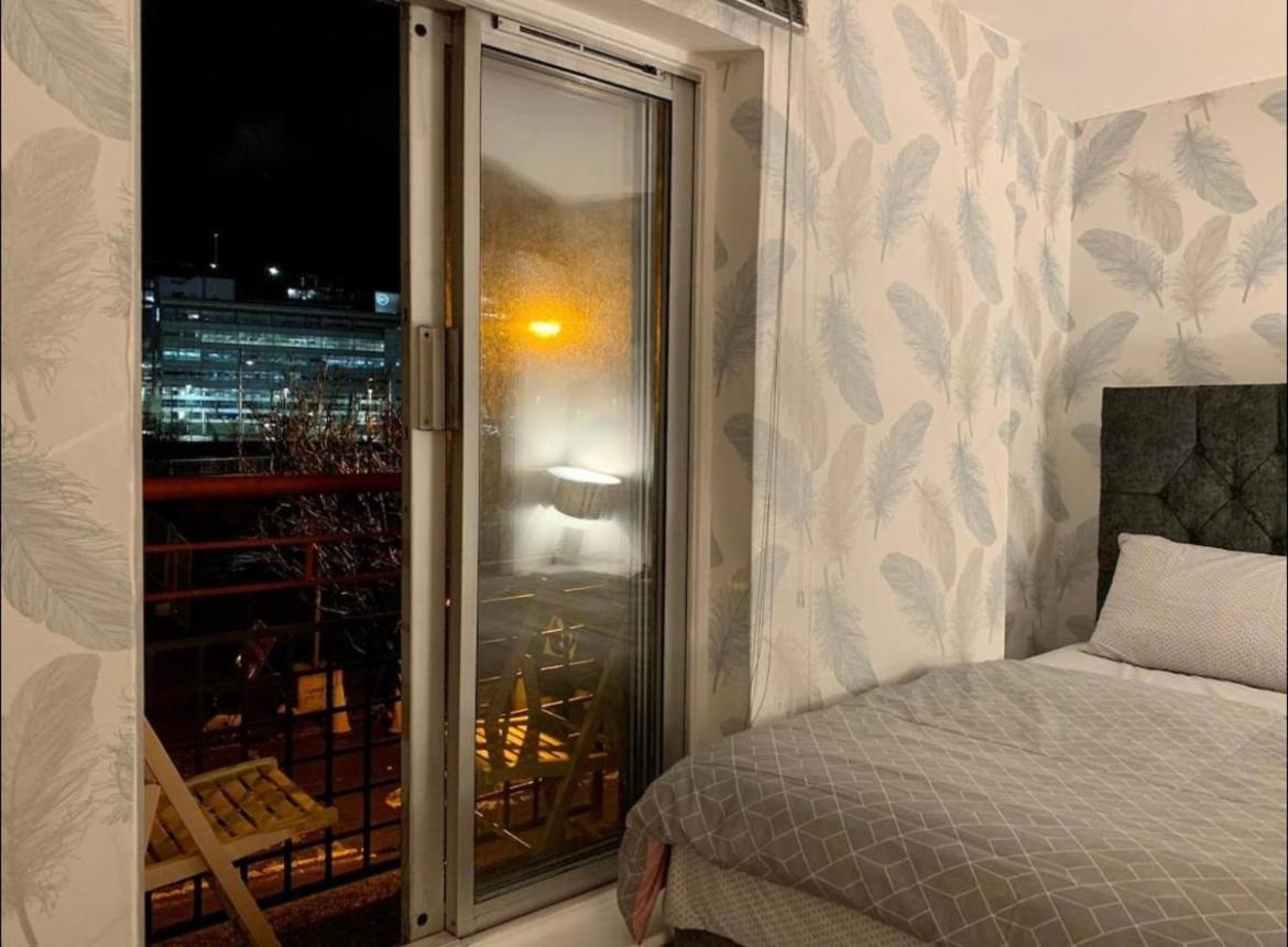 City Centre Flat With River Views And Parking Apartment