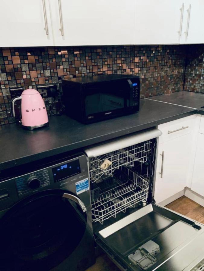 City Centre Flat With River Views And Parking Apartment