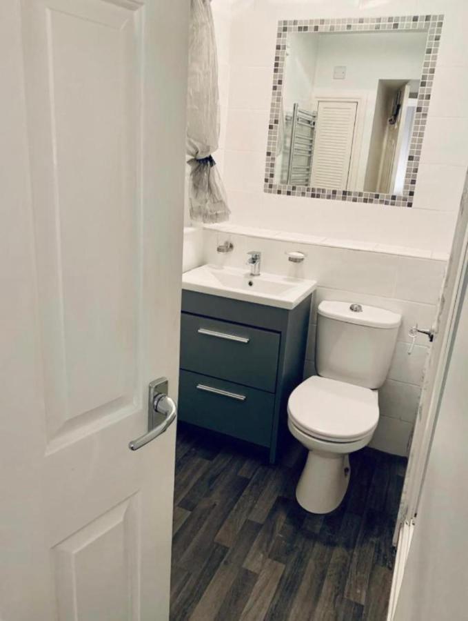 City Centre Flat With River Views And Parking Glasgow