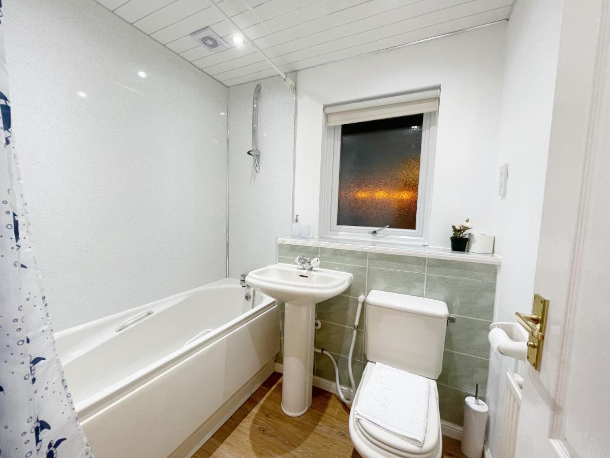 Cozy Nights Svp Detached House Holiday home Glasgow