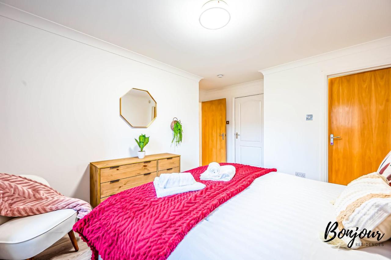 West End 3br-2ba, Near Kelvingrove Museum - Free Parking By Bonjour Residences Apartment *