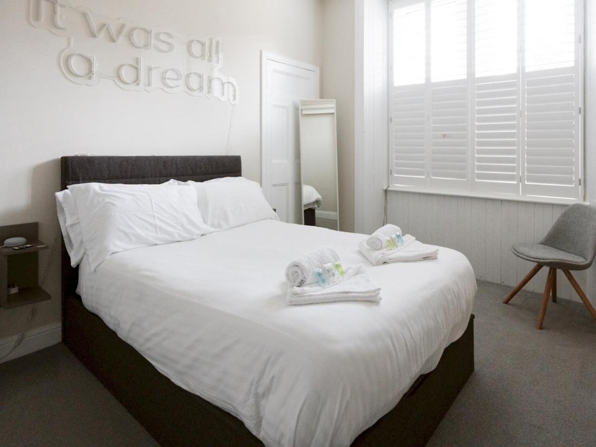 Apartment Pass The Keys Per7 Fm 1 Bed Ground Floor Flat Near Cessnock Subway *