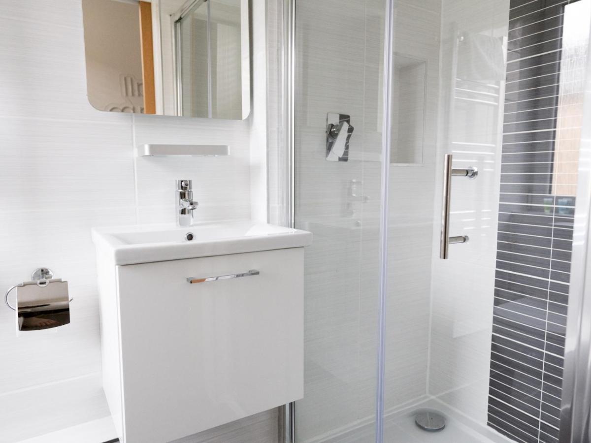 Pass The Keys Per7 Fm 1 Bed Ground Floor Flat Near Cessnock Subway Apartment