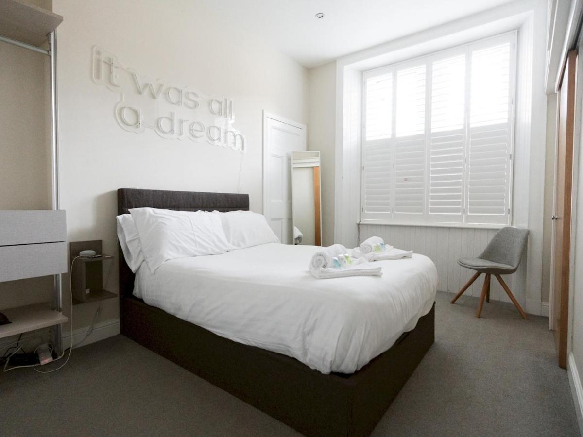 Pass The Keys Per7 Fm 1 Bed Ground Floor Flat Near Cessnock Subway Apartment Glasgow
