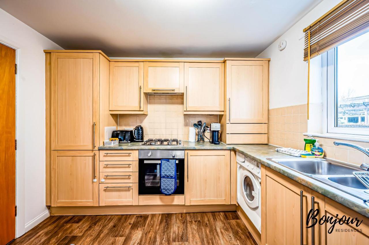 West End 3br-2ba, Near Kelvingrove Museum - Free Parking By Bonjour Residences Apartment *