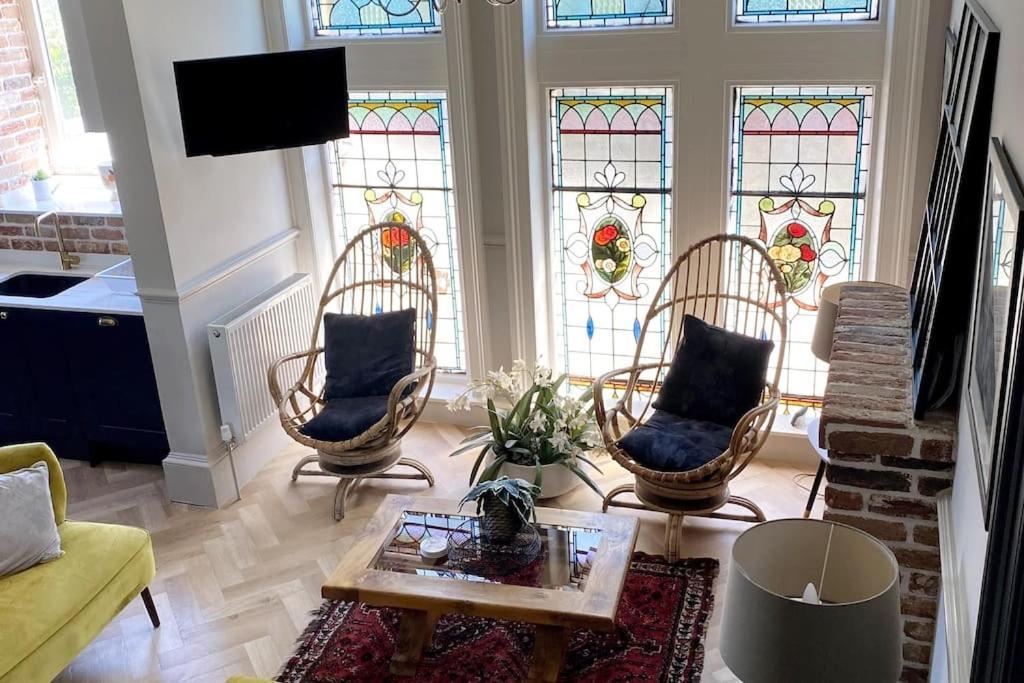 Stunning 3 Bedroom Victorian Near Pollok Country Park Apartment *