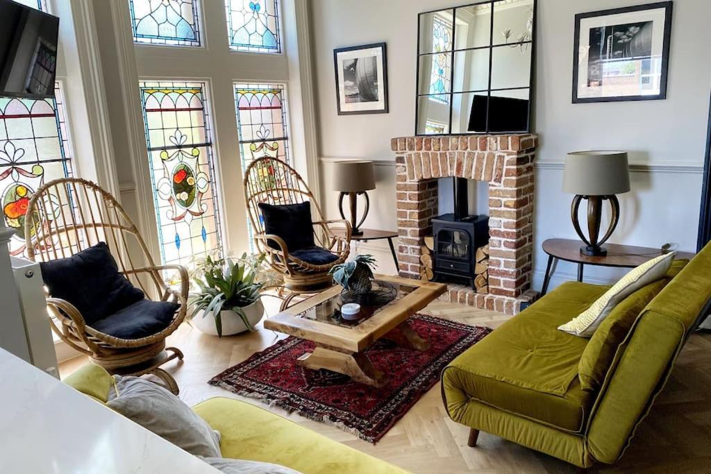 Stunning 3 Bedroom Victorian Near Pollok Country Park * Glasgow