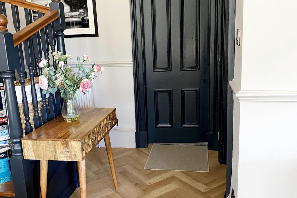 Stunning 3 Bedroom Victorian Near Pollok Country Park
