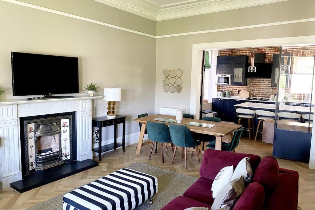 Stunning 3 Bedroom Victorian Near Pollok Country Park