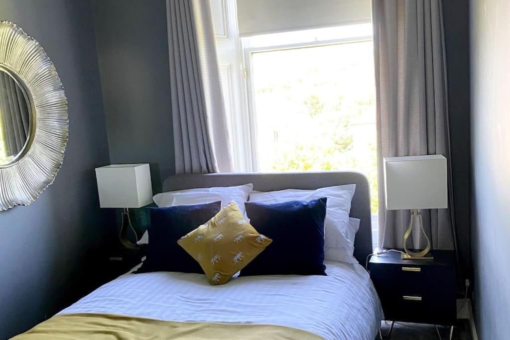 Stunning 3 Bedroom Victorian Near Pollok Country Park * Glasgow