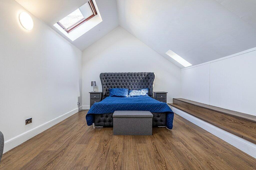 Merchant Duplex- *