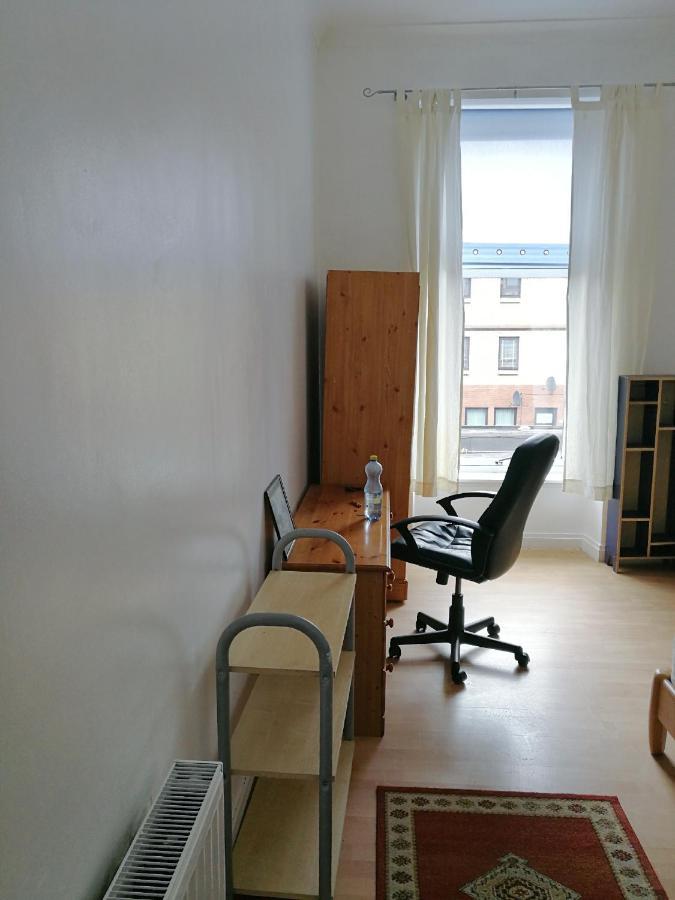 Budget Double Bedroom Near Centre And West End *