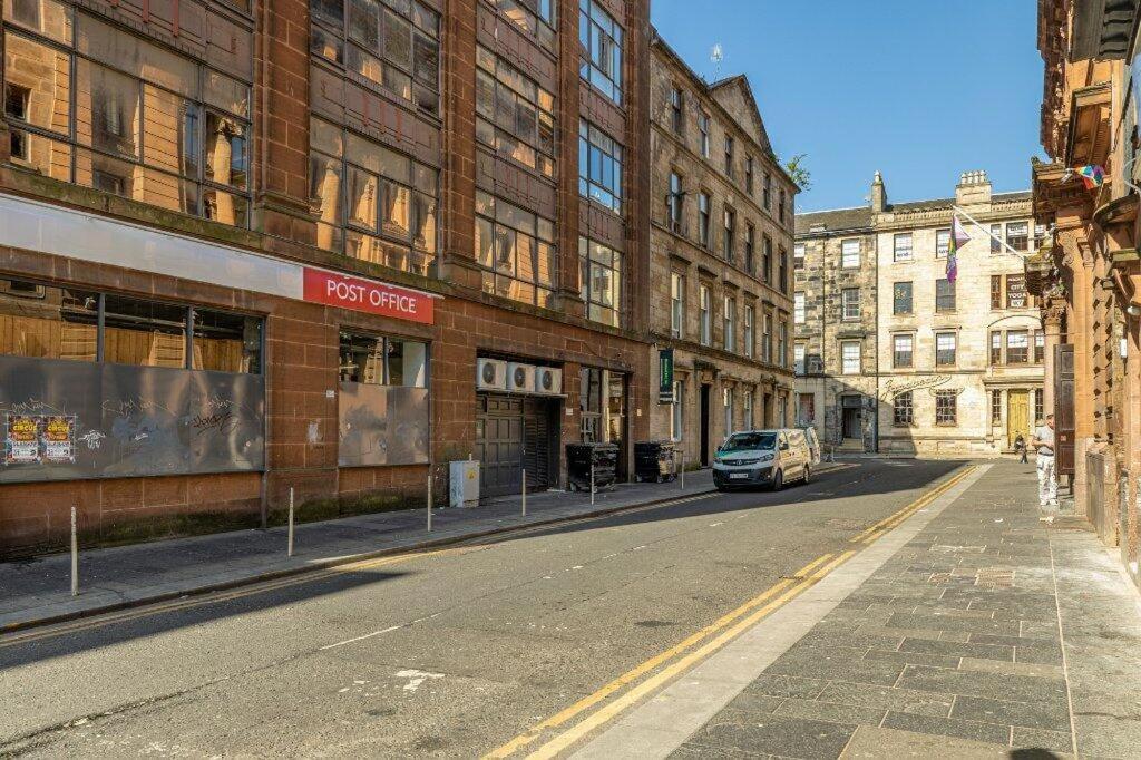 Merchant Duplex- *