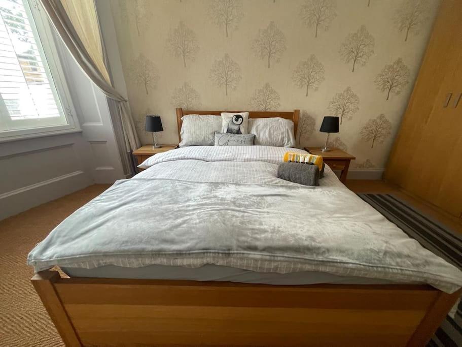 Apartment Stunning West End Flat! *