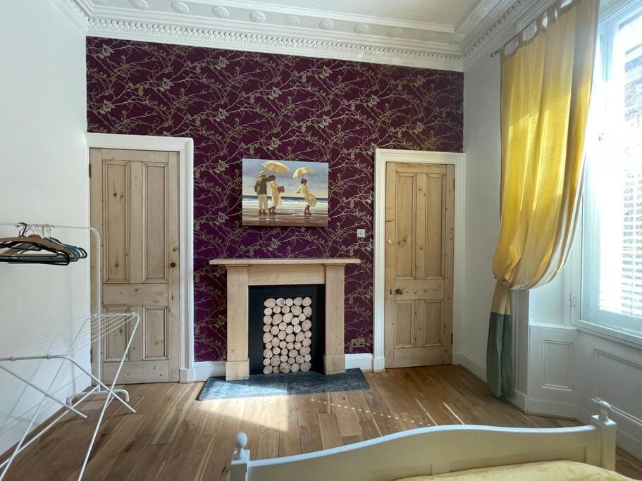 Stunning West End Flat! Apartment