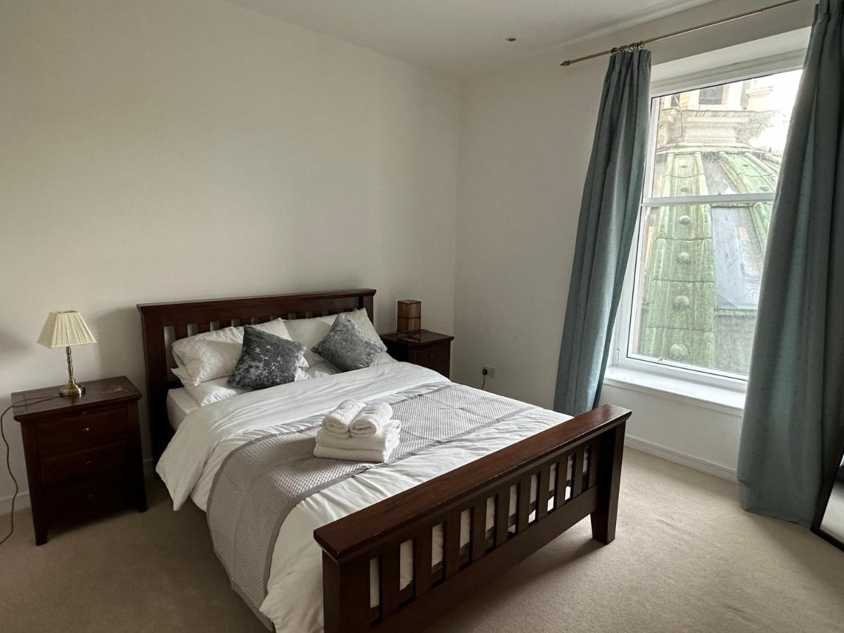 Comfy Two Bedroom Right In The Centre