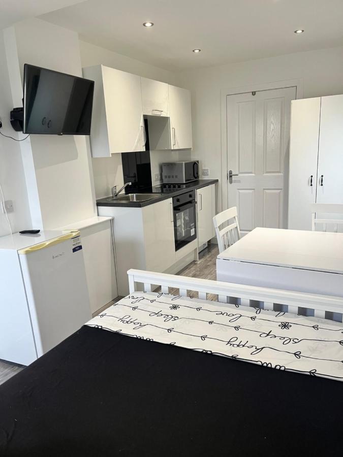 Modern Comfy One Bed - Free Parking Glasgow