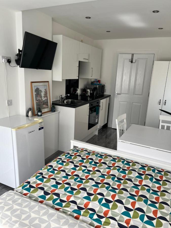 Modern Comfy One Bed - Free Parking Apartment
