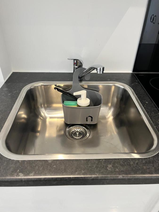 Modern Comfy One Bed - Free Parking * Glasgow